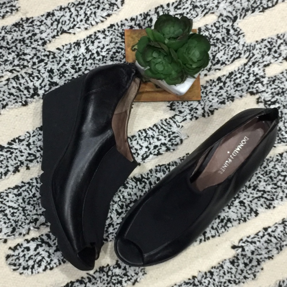 🔹Donald J Pliner Platform Wedge Shoes
